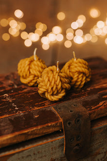 Świeca z wosku pszczelego - włóczka