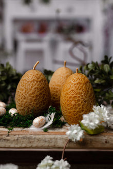 Świeca z wosku pszczelego - Jajko Duże Koronka