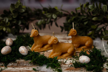 Świeca z wosku pszczelego - Baranek