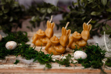 Świeca z wosku pszczelego - Królik z Jajeczkami