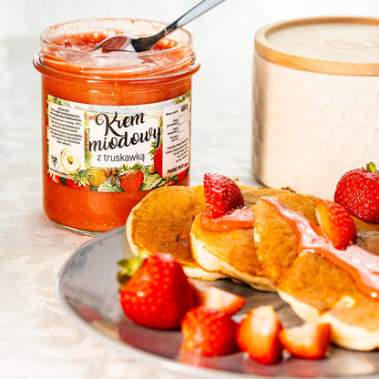 Krem miodowy z truskawką