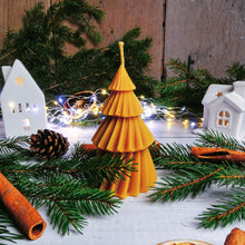 Świeca z wosku pszczelego - choinka prążek